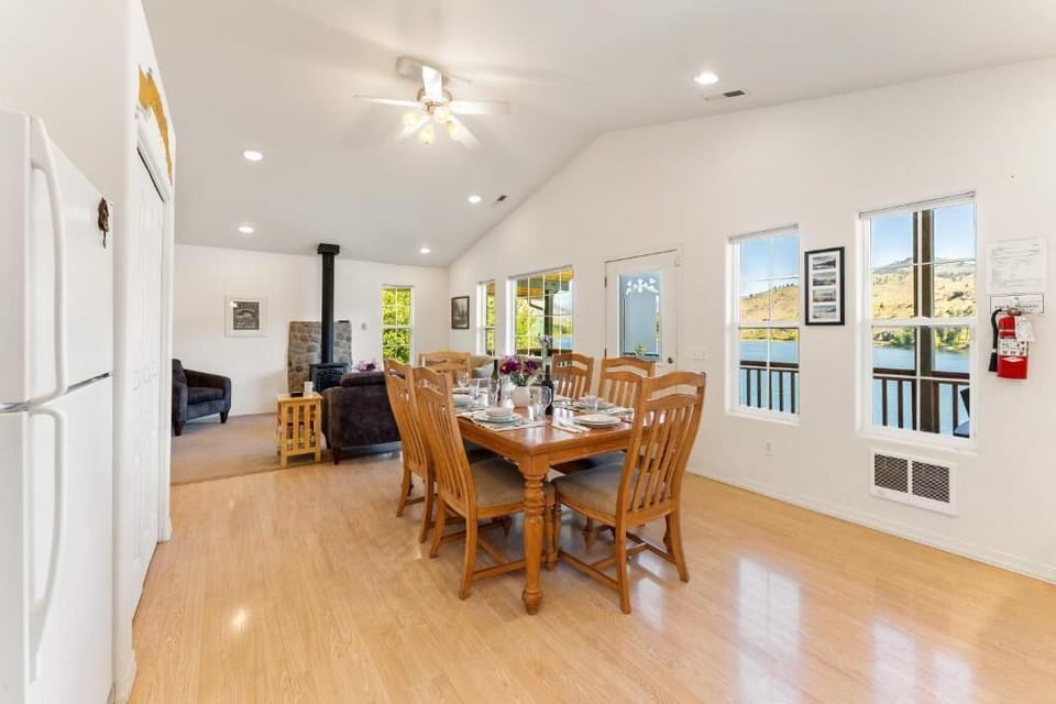 Dinning area and Living room