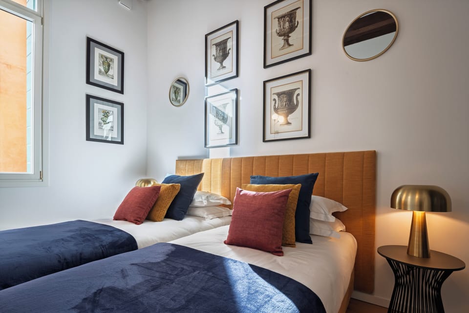 Luxury Apartment | 2 bedrooms, blackout drapes, WiFi (free)