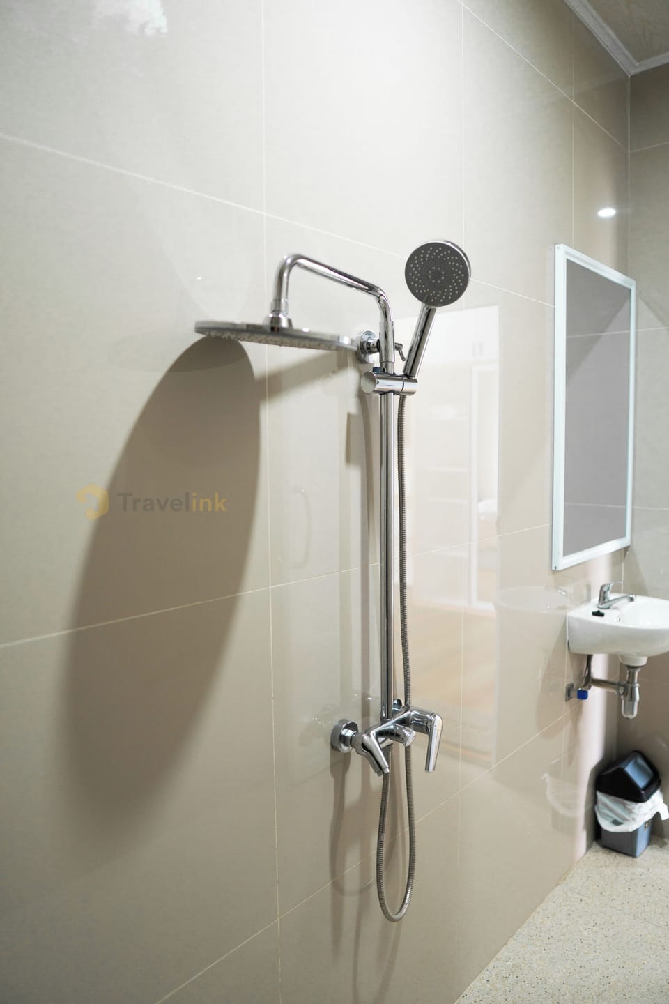 Double Room, Balcony, Valley View | Bathroom | Shower, free toiletries, slippers, bidet