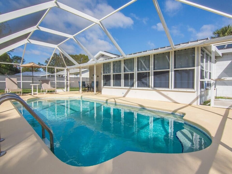 Solar Heated Pool with Screen