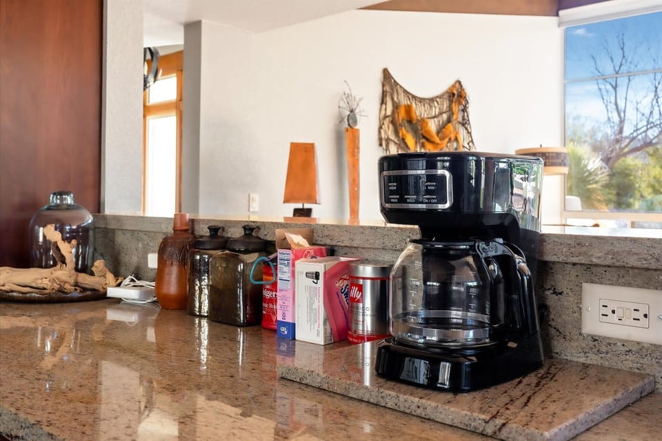 Coffee, tea, and more! All you need for a perfect start.
