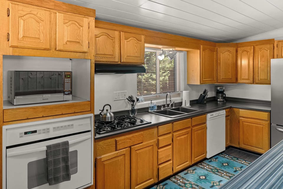 Complete appliances perfect for home-cooked meals!