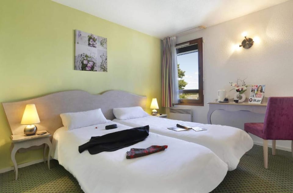 Twin Room | Desk, soundproofing, iron/ironing board, free WiFi