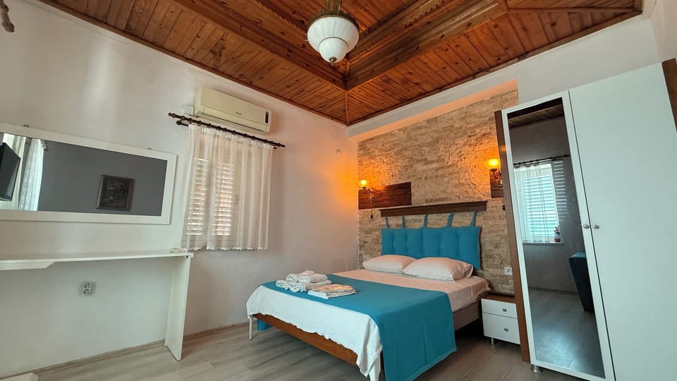Standard Double Room | Premium bedding, laptop workspace, free WiFi, bed sheets