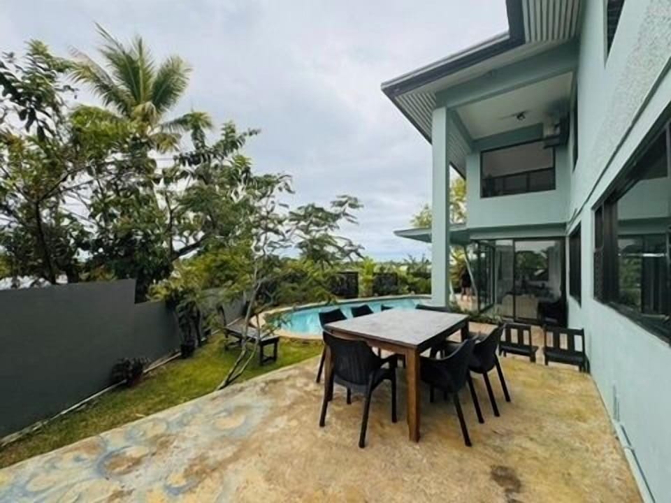 Outdoor Dining Area (1)