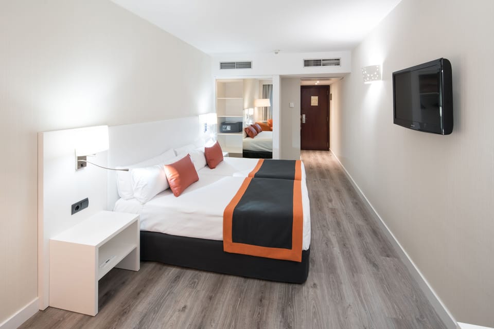 Minibar, in-room safe, desk, soundproofing