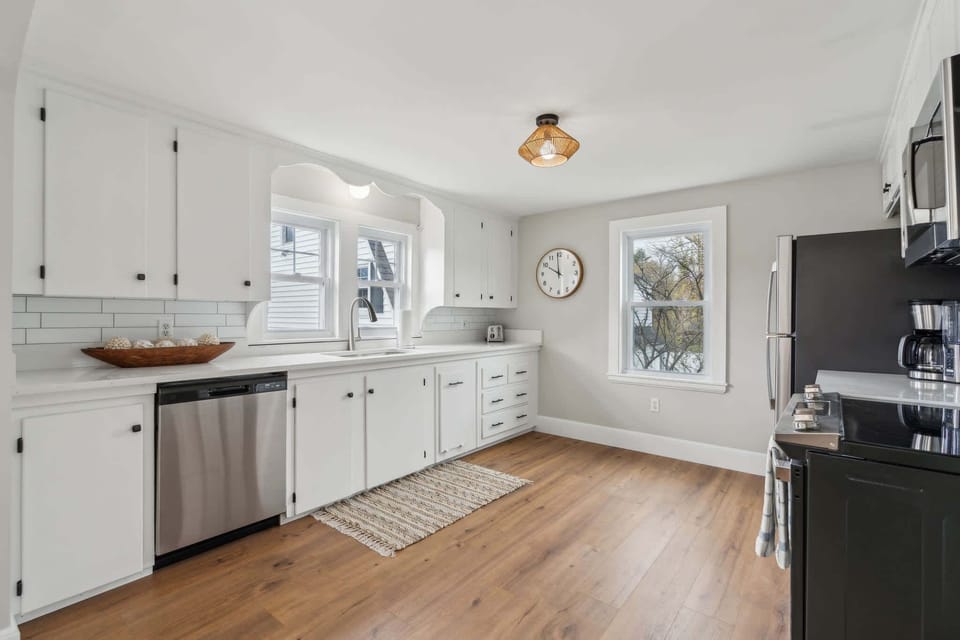 Apartment, Multiple Beds, Kitchen, Garden View (The Coastal Nest) | Private kitchen | Fridge, microwave, oven, stovetop