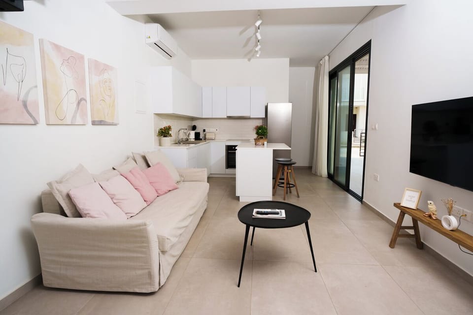WealthyStays 2BR Retreat (5)
