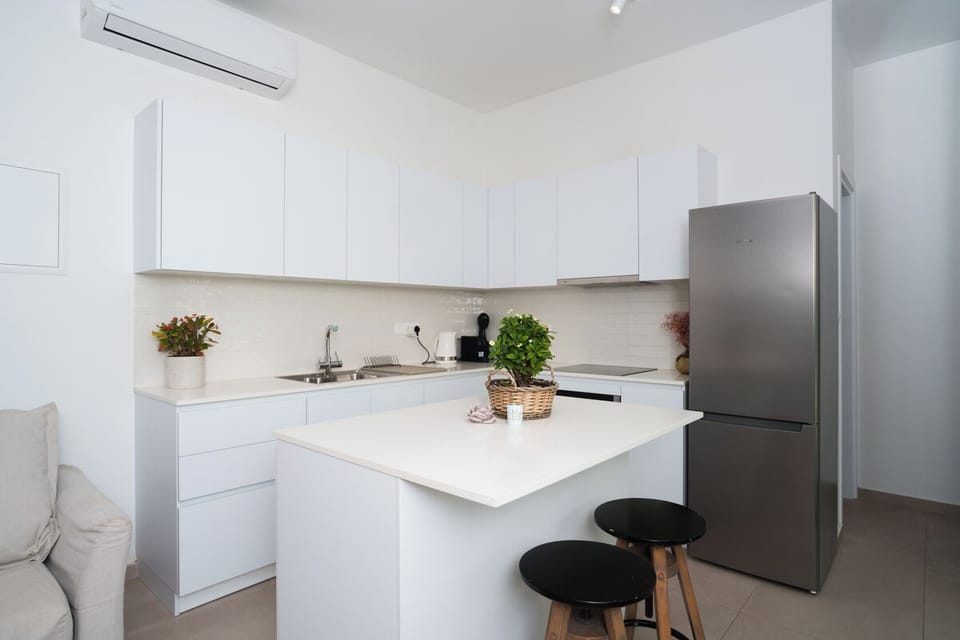 WealthyStays 2BR Retreat (3)