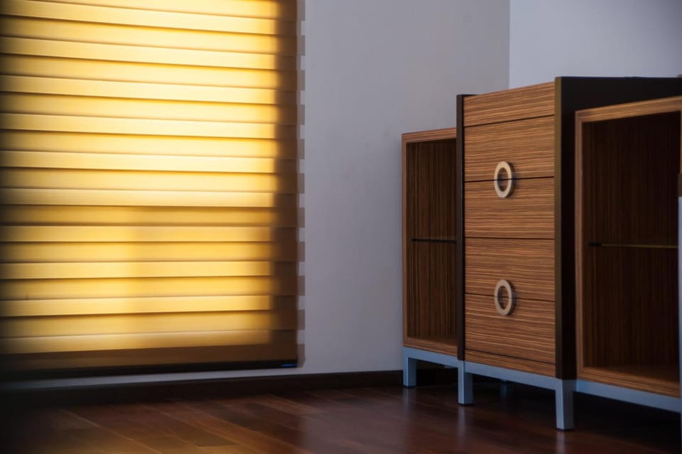 Premium bedding, desk, iron/ironing board, WiFi (free)