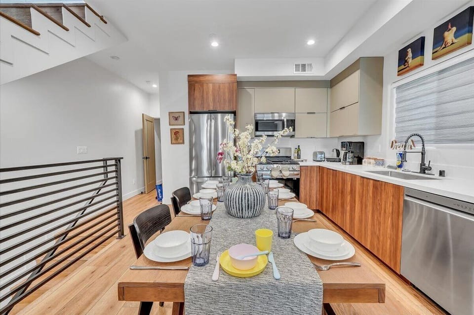 Superior Townhome, Non Smoking, Kitchen | Dining room