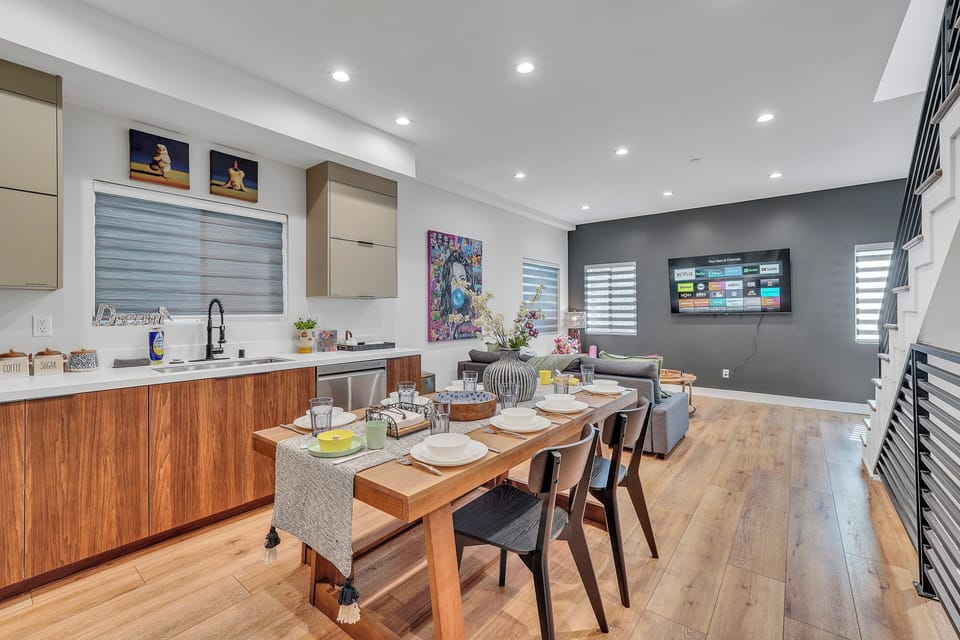 Superior Townhome, Non Smoking, Kitchen | Dining room