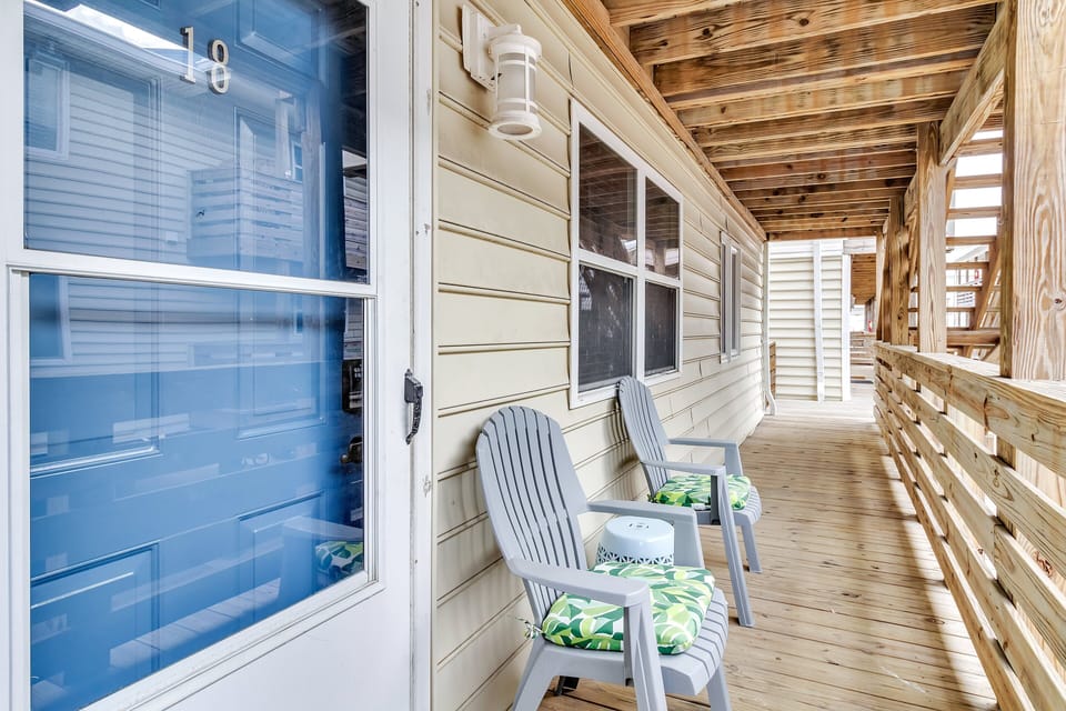 Gulf View Unit 18 Gulf Shores, Alabama. 2 bedroom. 1.5 bathroom. Sleeps 7. Managed by Island Rentals