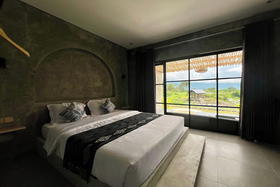 Suite | Desk, iron/ironing board, free WiFi, bed sheets
