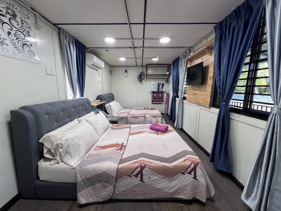 Family Suite | Desk, iron/ironing board, bed sheets