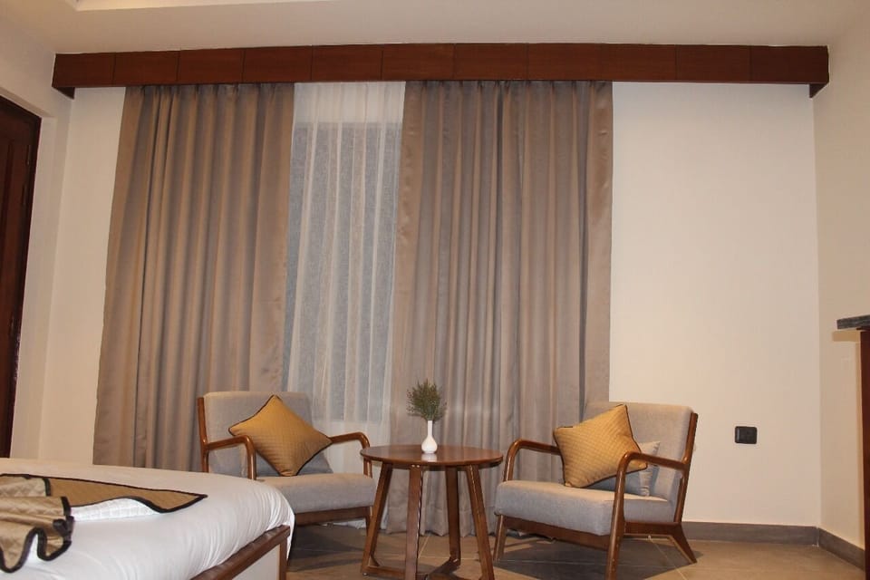 Deluxe Double Room, Balcony, Garden View