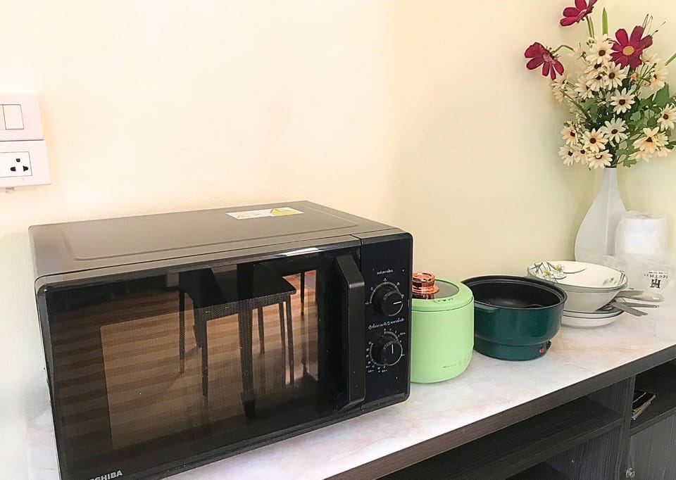Double Room with Private Bathroom | Microwave