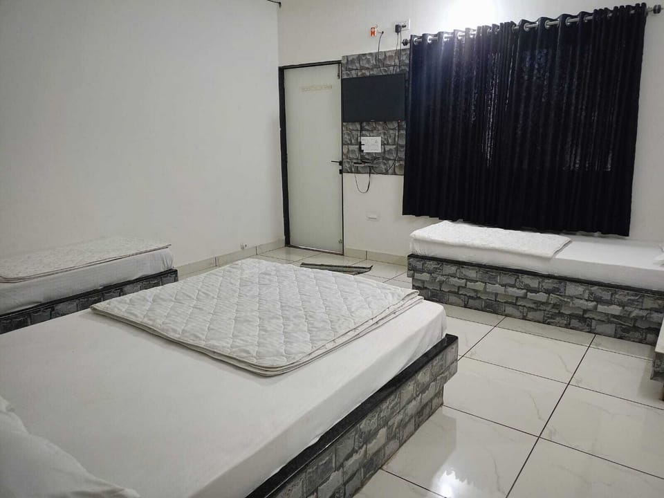Family Room | Free WiFi
