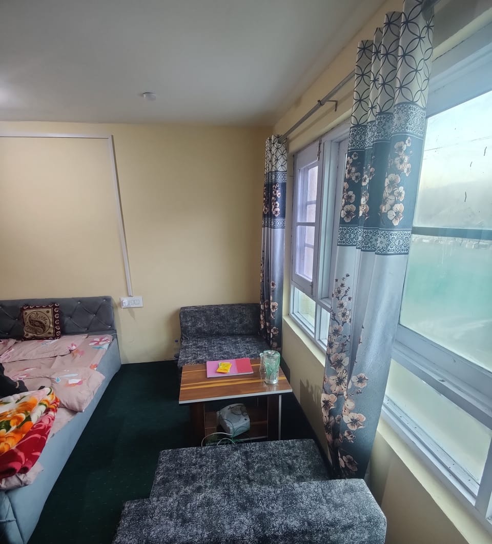 Comfort Room, River View | Individually furnished, laptop workspace, free WiFi, bed sheets