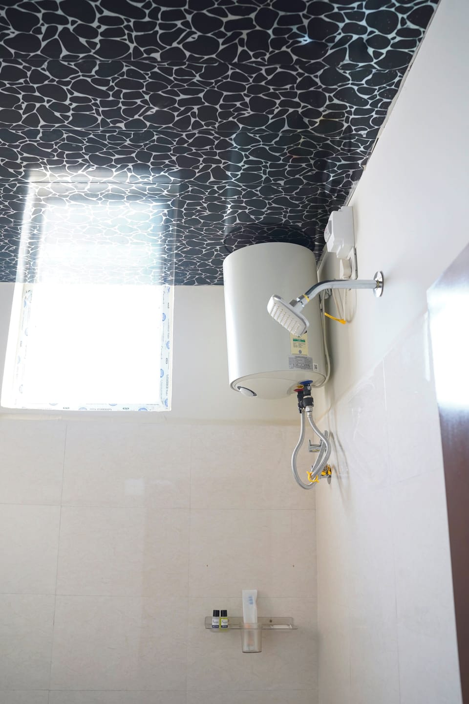 Shower, towels, soap, shampoo