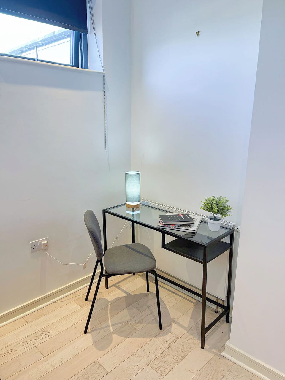 Cozy double room w/ workspace near King’s Cross & Upper Street Islington