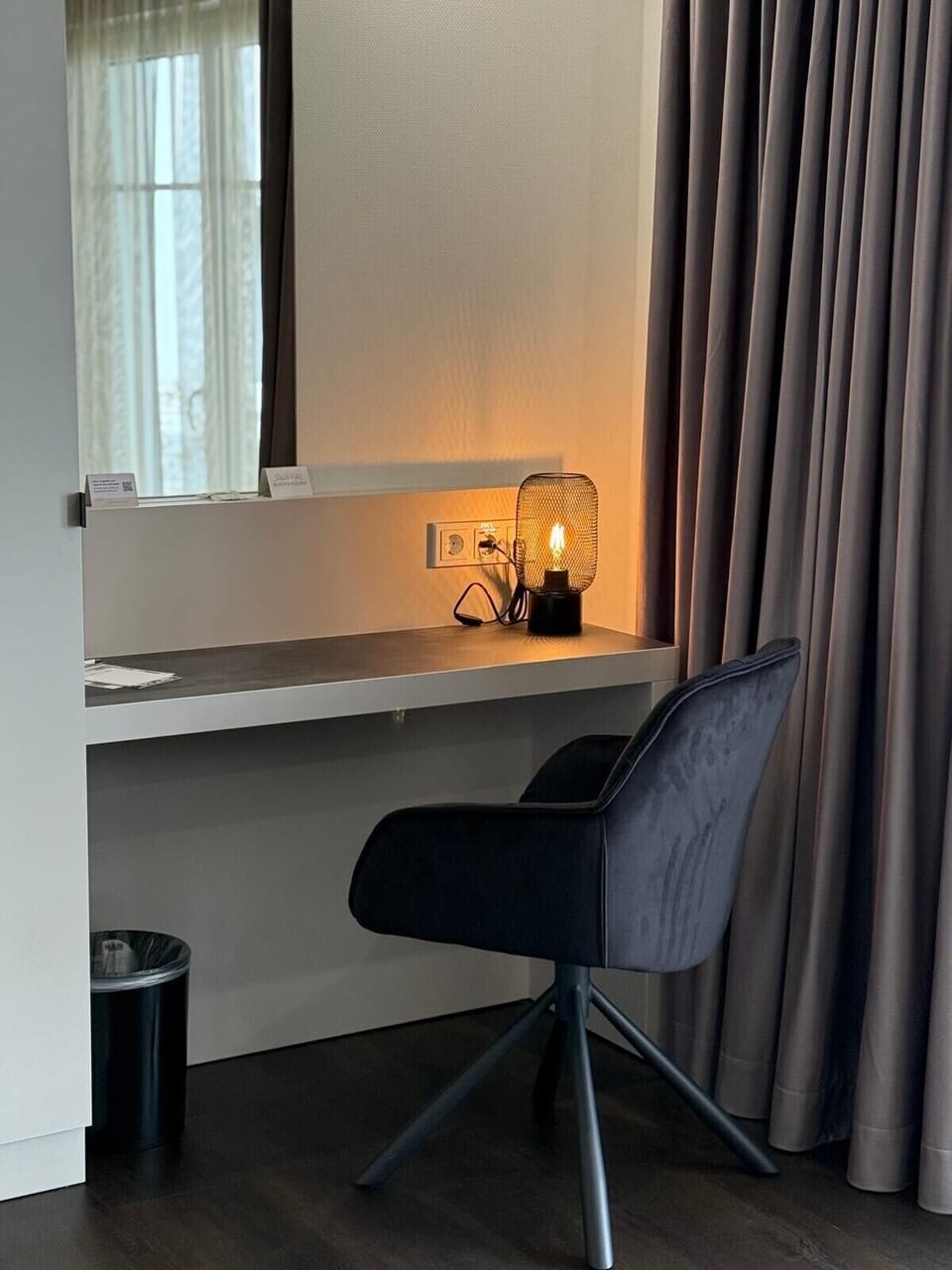 Hypo-allergenic bedding, minibar, in-room safe, desk