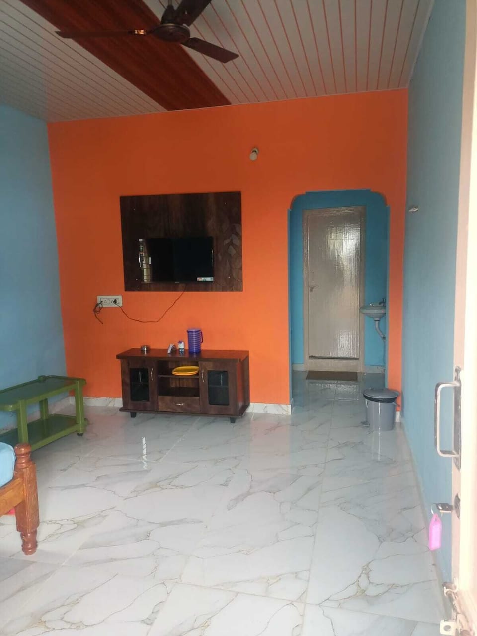 Classic Room | Desk, free WiFi