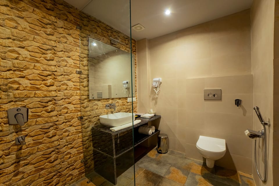 Deluxe Double Room | Bathroom