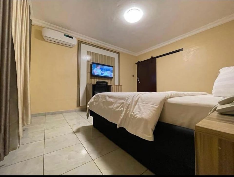 Deluxe Room | Desk, laptop workspace, free WiFi