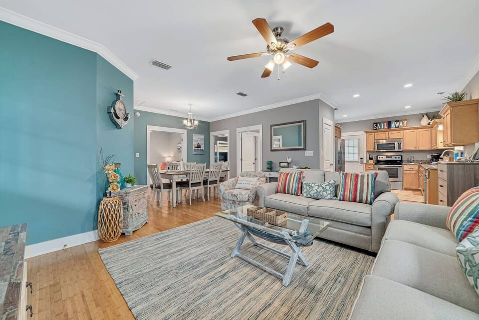 Bungalow, 3 Bedrooms, Balcony, Garden View | Living area