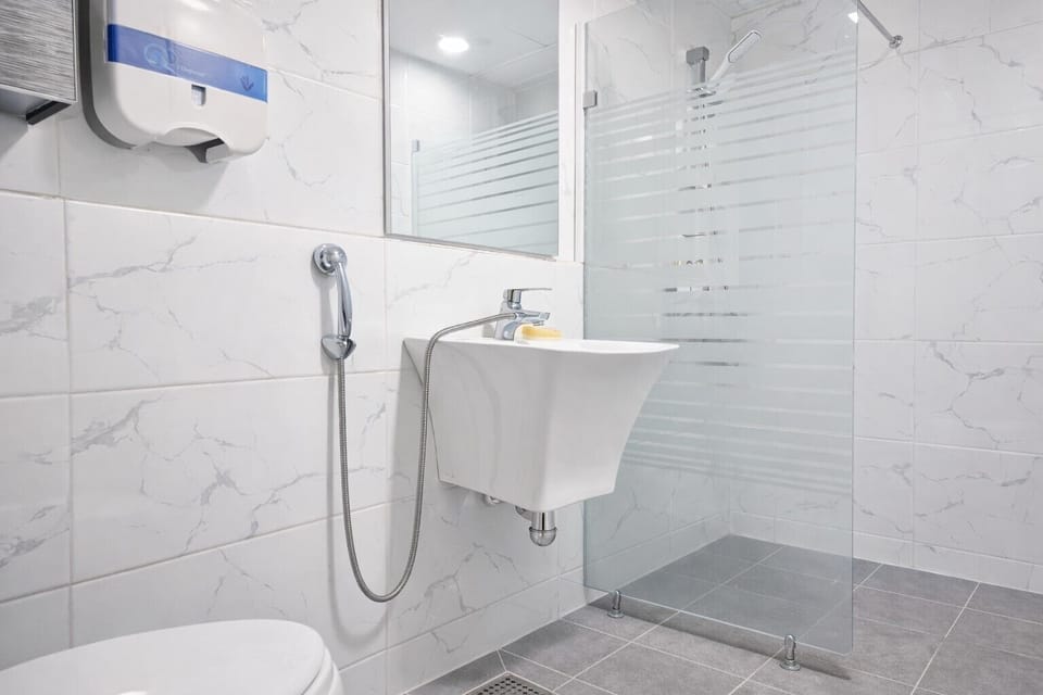 Family Room | Bathroom