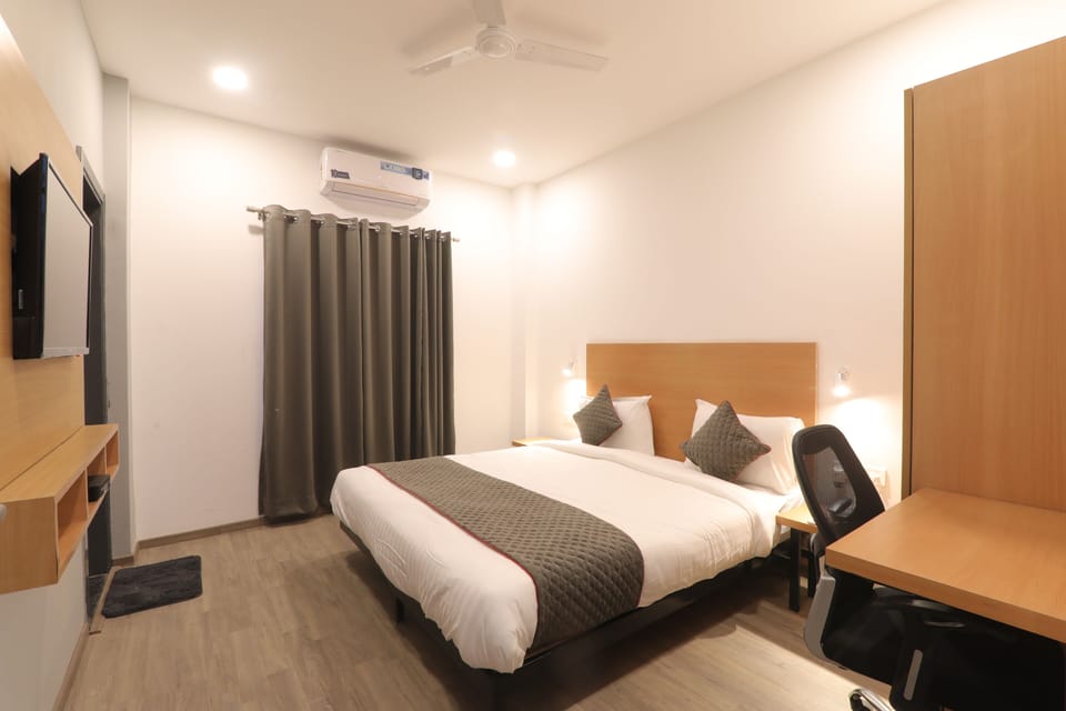 Classic Room | Desk, laptop workspace, soundproofing, free WiFi