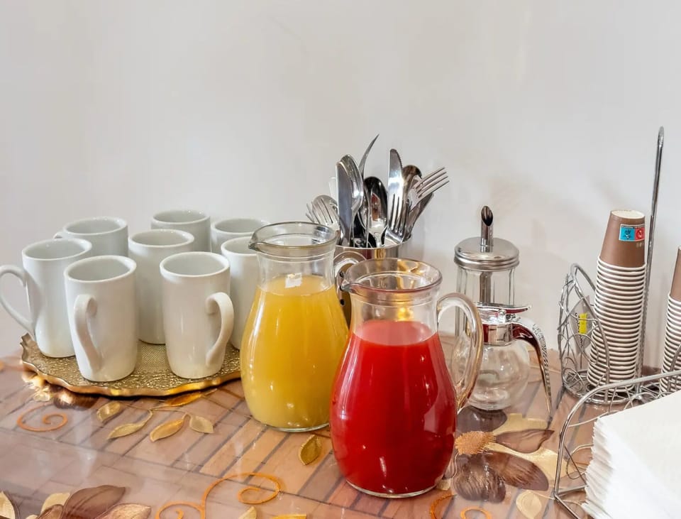 Room, 1 Bedroom, Smoking, Patio | Food and drink