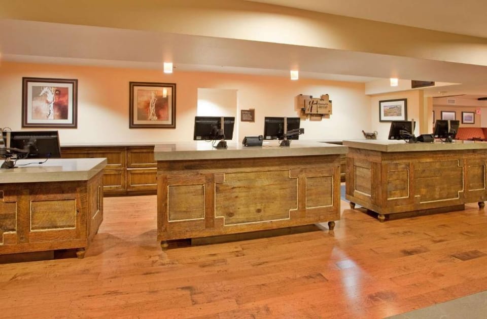 Find inner peace at our resort day spa. Our professionally trained Spa Therapists will lull you into total relaxation. Located inside the Ridge Sports Center, The Spa at Eagle Crest, offers massages, facials and waxing.