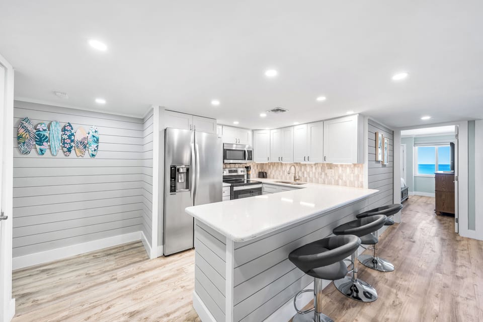 Breakfast Bar/Kitchen
