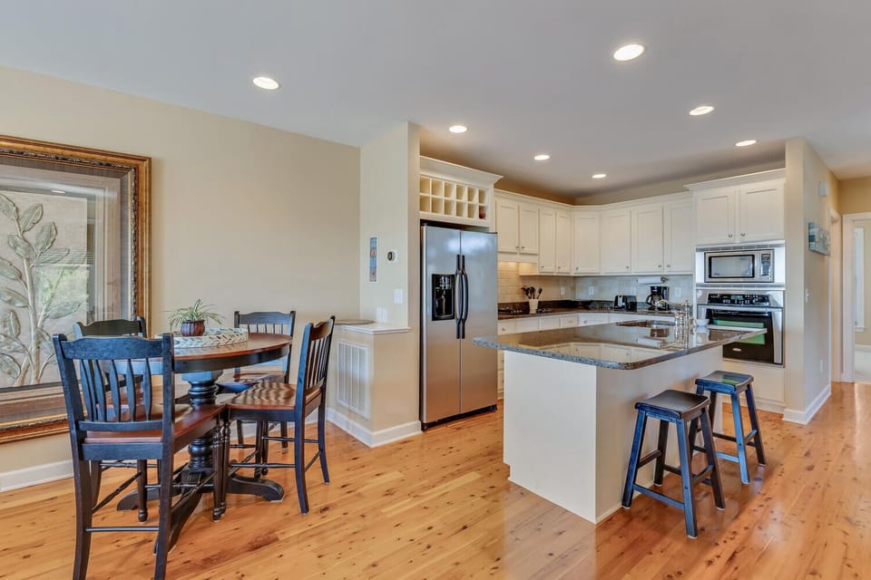 Eating Area/Kitchen (2nd Floor)