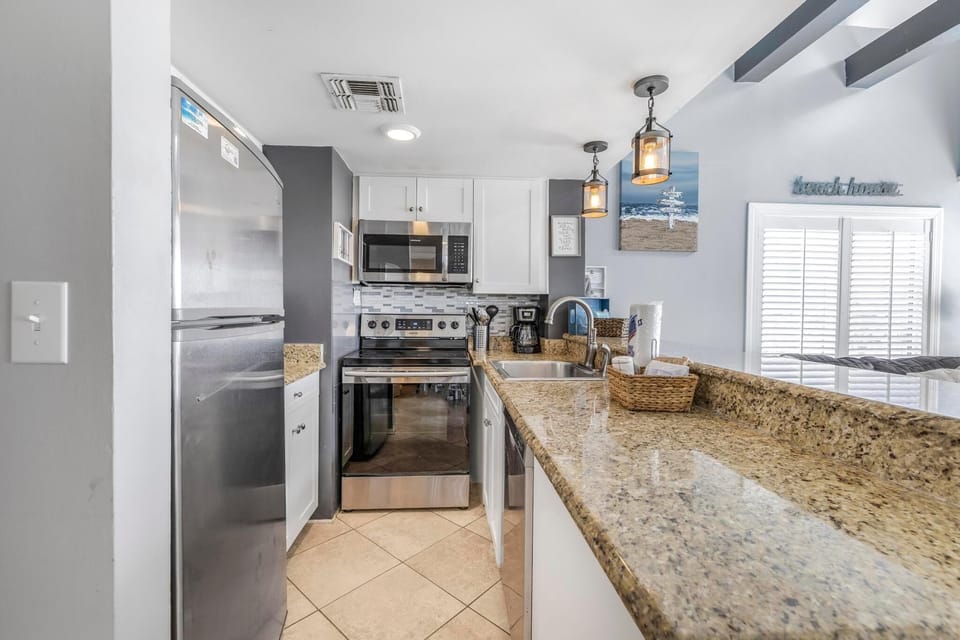 Condo, Multiple Beds (GS Plantation West 1339) | Private kitchen | Oven, toaster