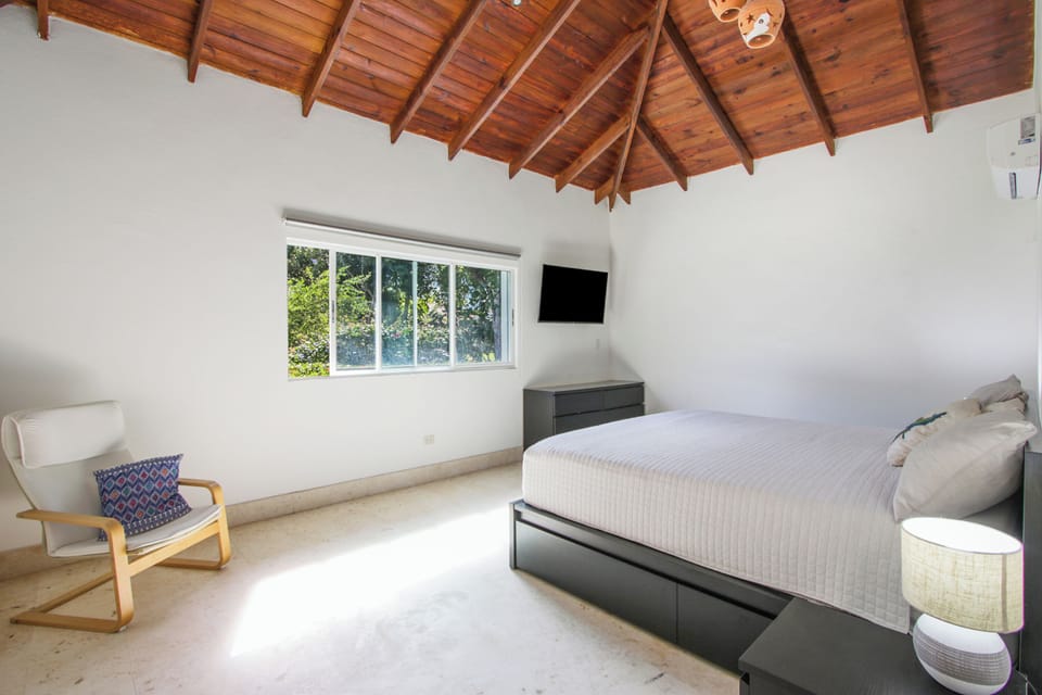 Luxury Villa, Pool View | 5 bedrooms, iron/ironing board, free WiFi, bed sheets