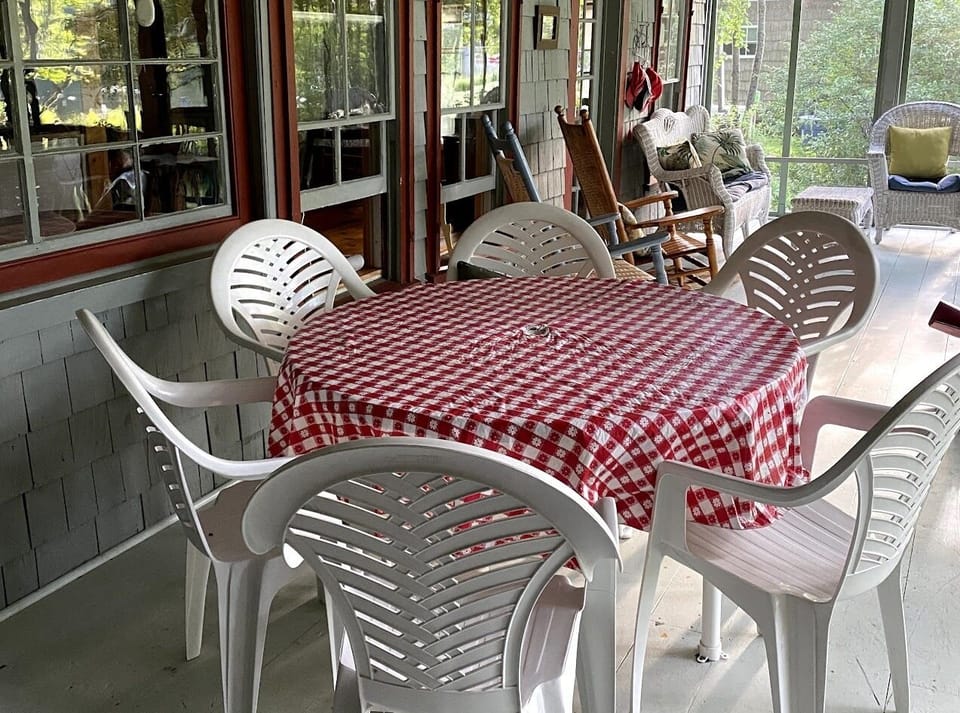 Al fresco dining option