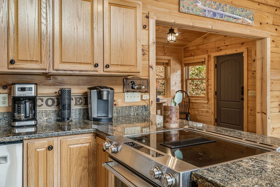 Fully Equipped Kitchen w/ Keurig Coffee Brewer