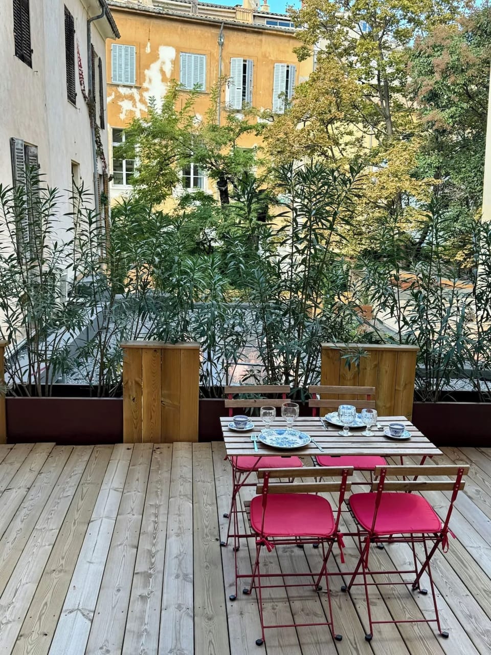 Outdoor dining