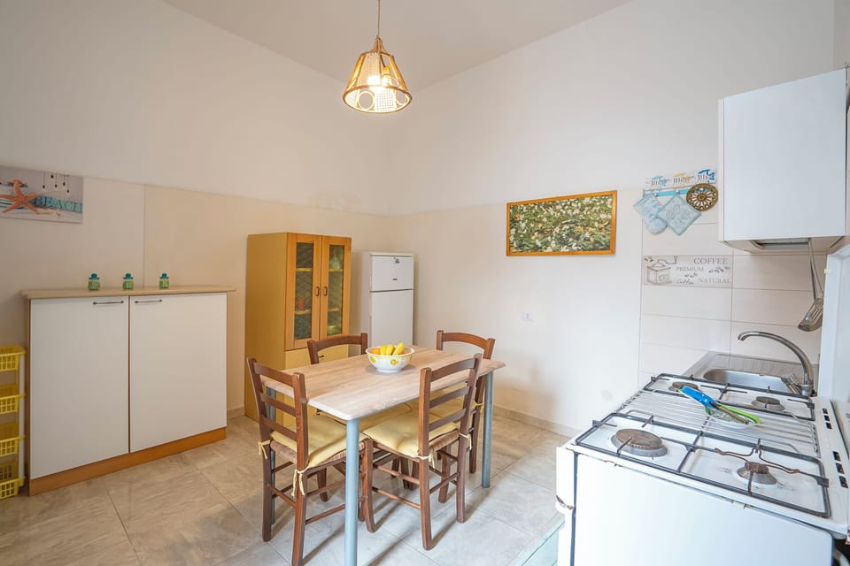 Family Apartment, 2 Bedrooms, Terrace (Brezza Apartment with Terrace Near) | Private kitchen