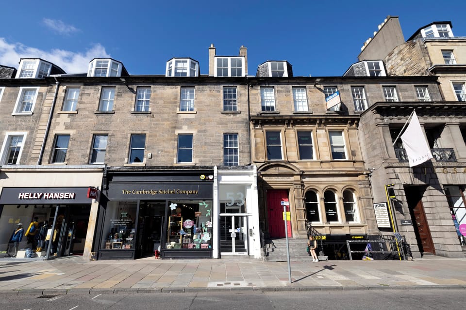 Inviting Flat near City Centre Apartment in Edinburgh