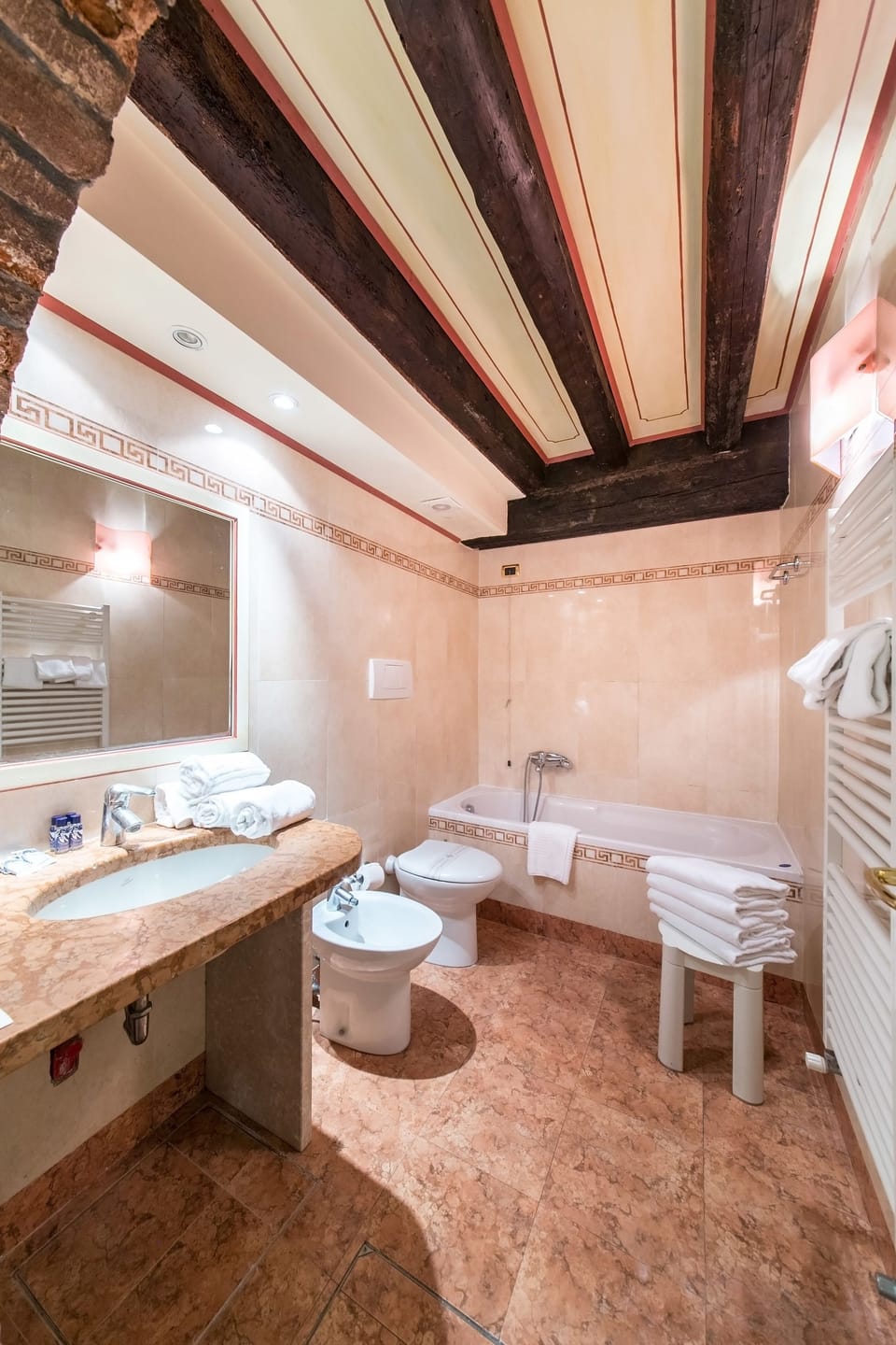 Suite, Annex Building | Bathroom | Hair dryer, bidet, towels