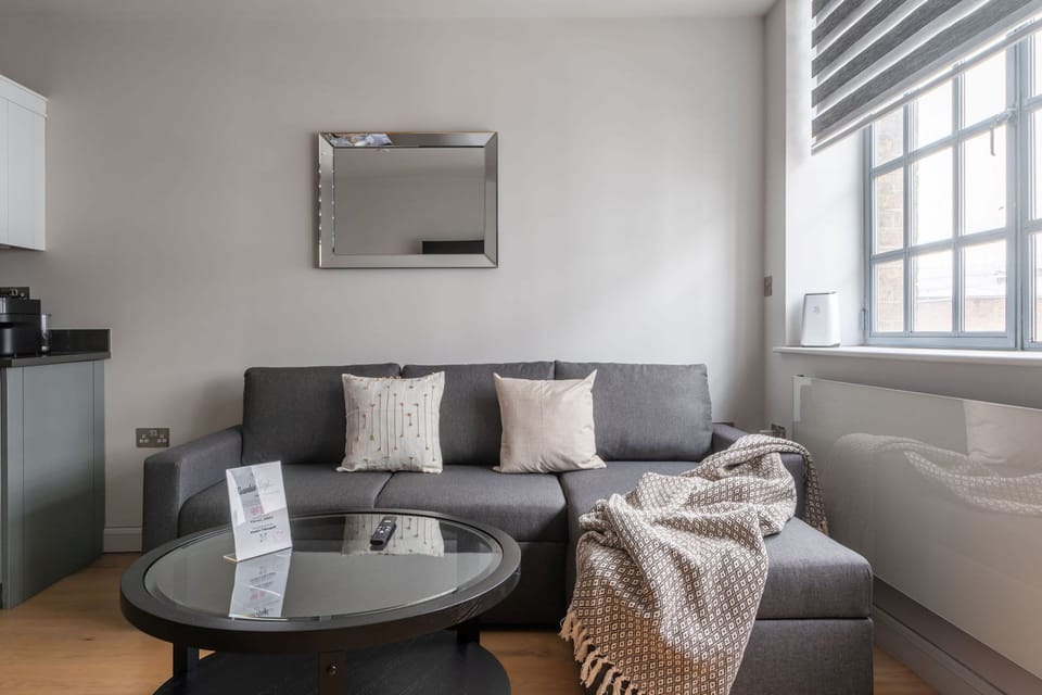 House | 2 bedrooms, desk, Internet