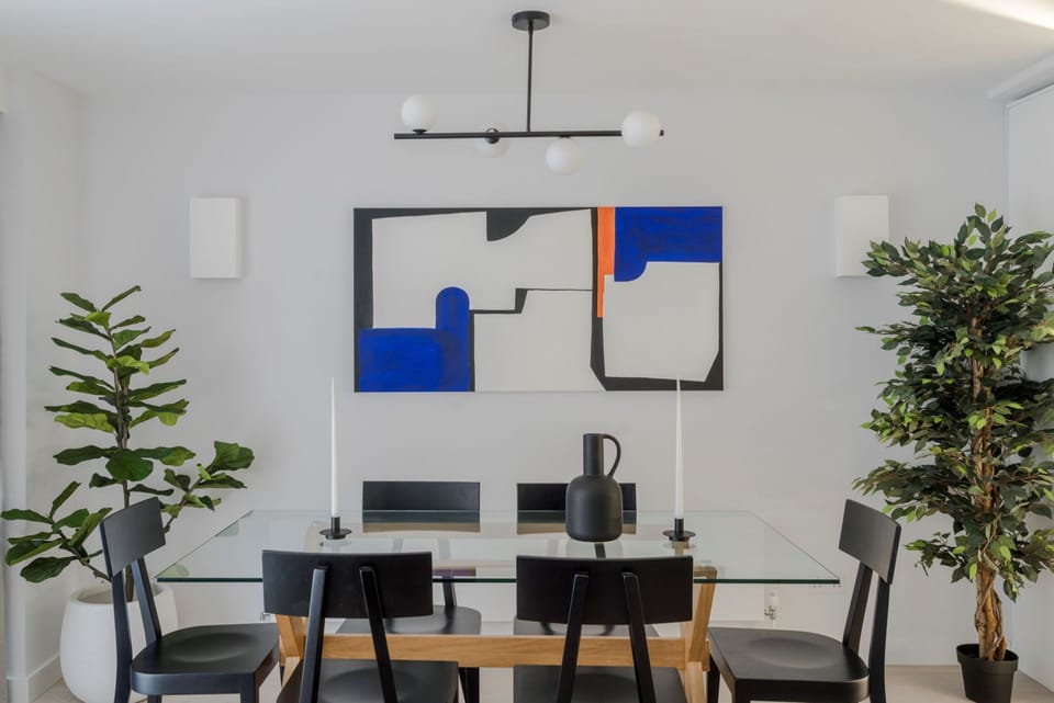 House | 2 bedrooms, desk, Internet