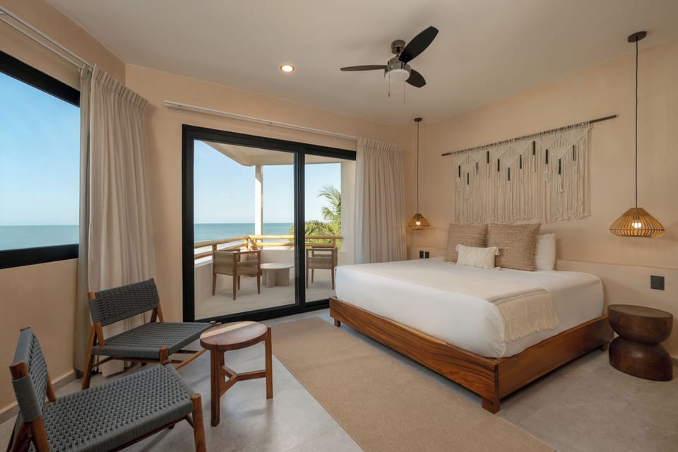 Deluxe Room, Ocean View | Premium bedding, minibar, in-room safe, individually decorated