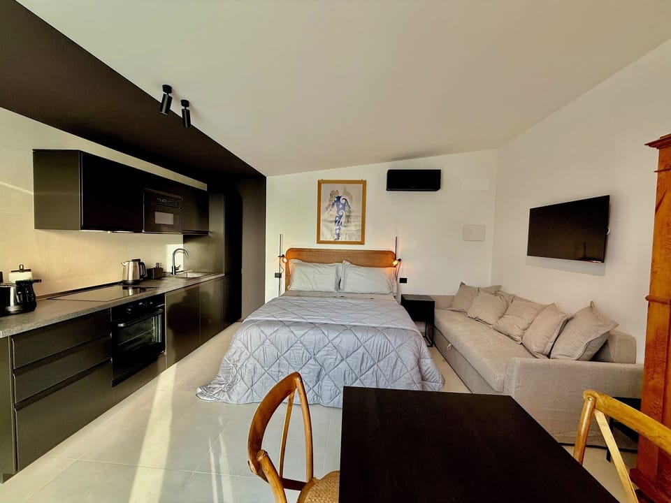 Comfort Triple Room, Garden View | In-room safe, blackout drapes, soundproofing, WiFi (free)