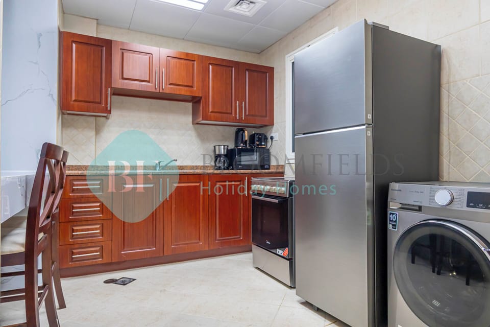 Electric kettle, toaster