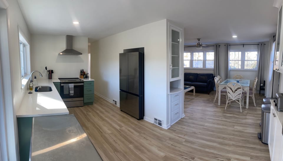 House | 4 bedrooms, desk